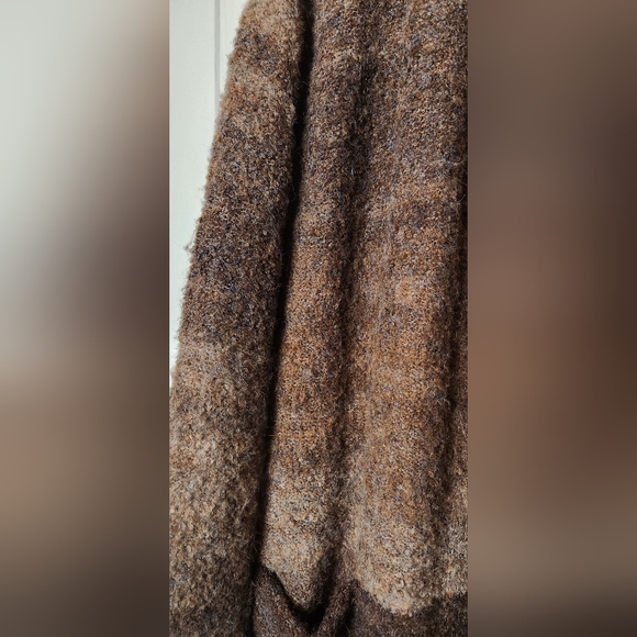 Aemi + Co. Sweater - Size Small brown colors thick long sweater with pockets - Picture 2 of 5